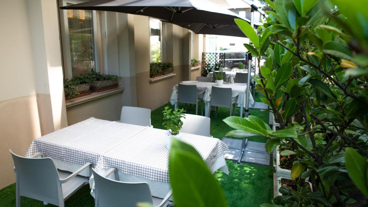 Hotel San Gottardo Riccione Zewnętrze zdjęcie